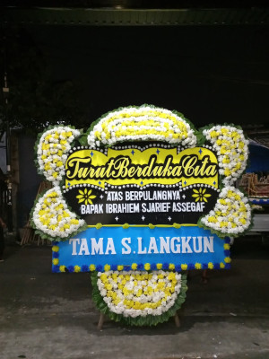 Papan Bunga Duka di Enrekang
